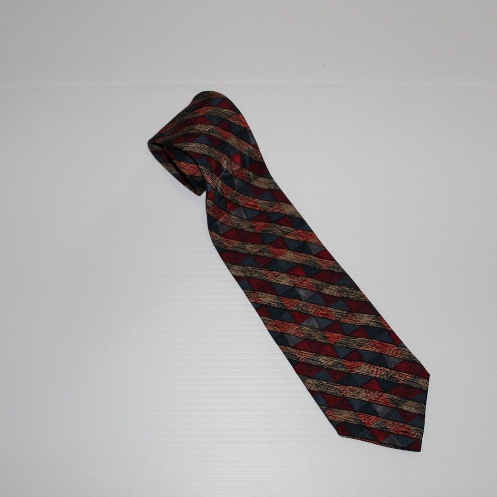 Benchmark Mens Tie,100% Silk